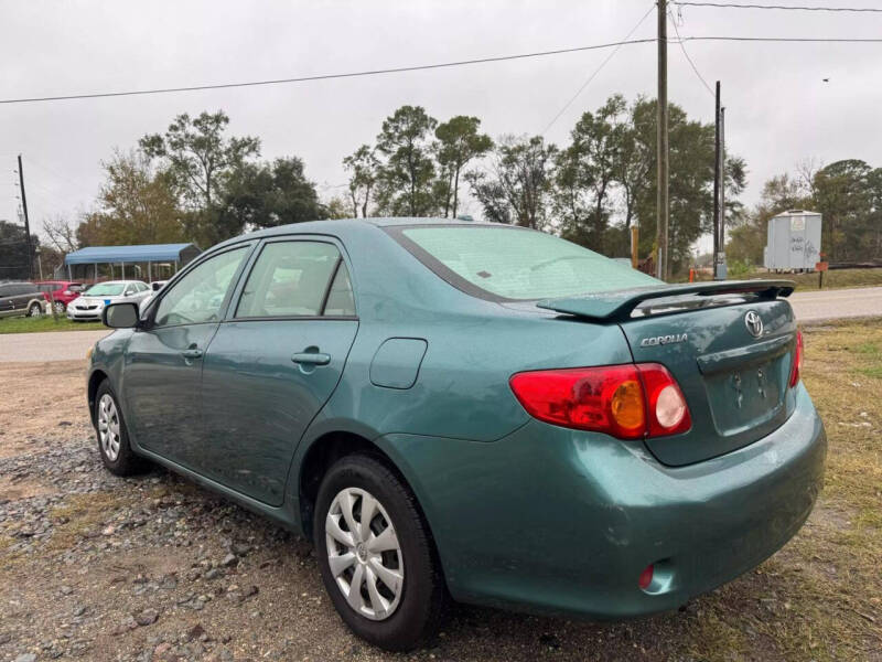 2010 Toyota Corolla LE photo 5