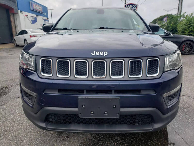 2018 Jeep Compass Sport photo 2