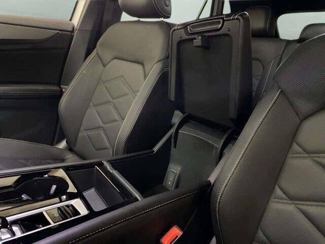 2025 Volkswagen Atlas Cross Sport SE 4Motion