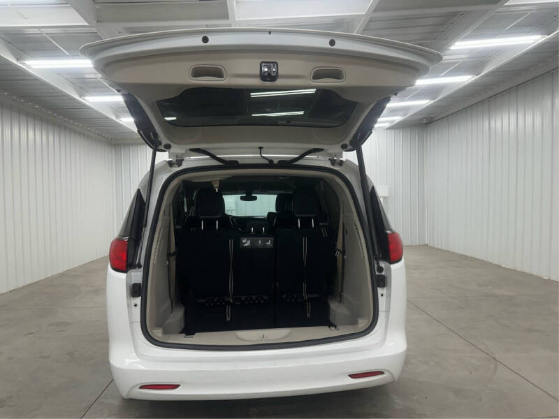 2020 Chrysler Voyager LXi