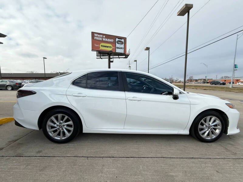 2022 Toyota Camry LE