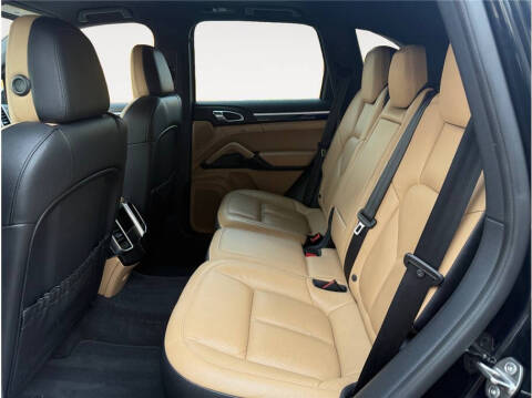 2016 Porsche Cayenne S E-Hybrid