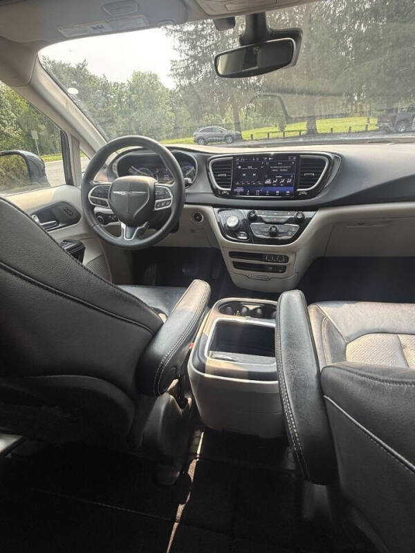 2022 Chrysler Pacifica Touring L