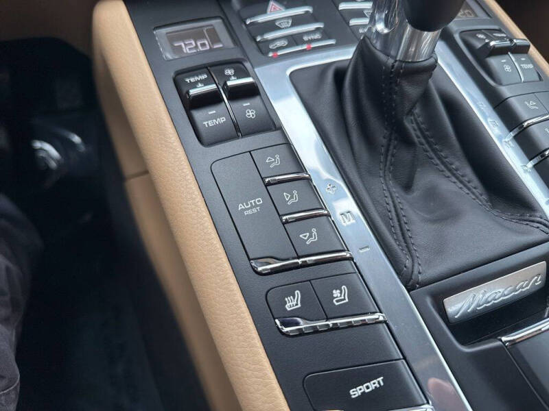 2017 Porsche Macan