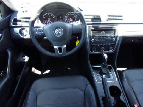 2014 Volkswagen Passat 1.8T S PZEV