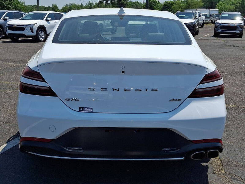 2023 Genesis G70