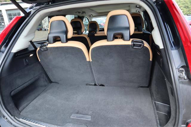 2016 Volvo XC90 T6 Momentum