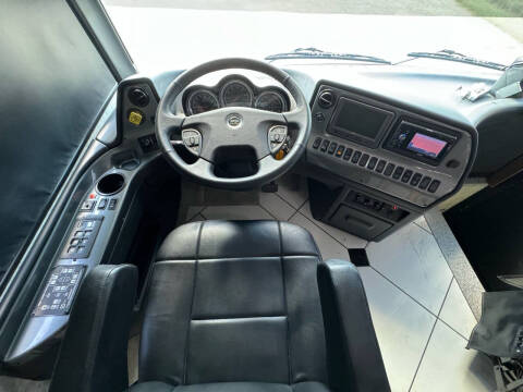 2012 Newmar Dutchstar 4354 ,  450hp, King Bed