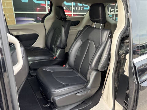 2024 Chrysler Pacifica Plug-In Hybrid Select