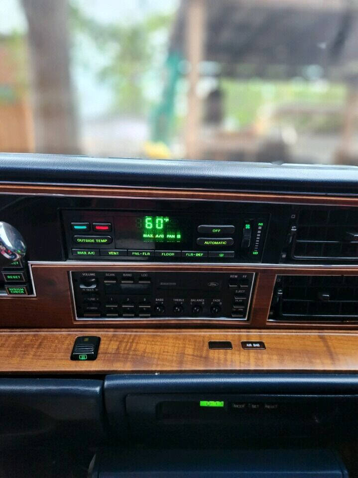 1990 Lincoln Continental for sale at Pep's Wholesale Autos in New Caney, TX