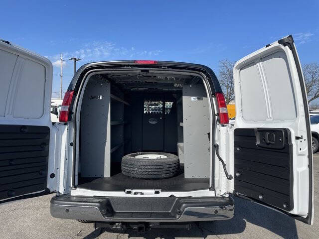 2025 Chevrolet Express 2500
