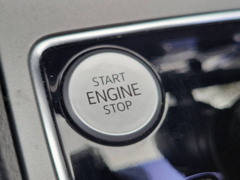 2022 Volkswagen Passat R-Line