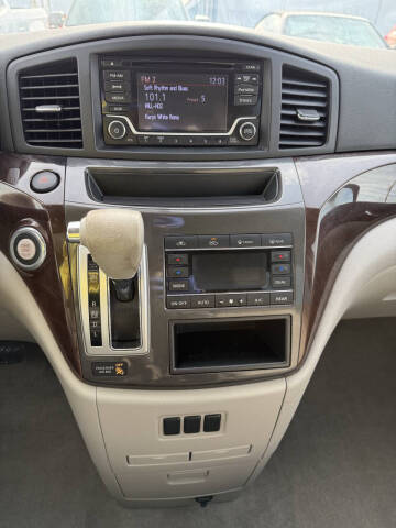 2017 Nissan Quest SV