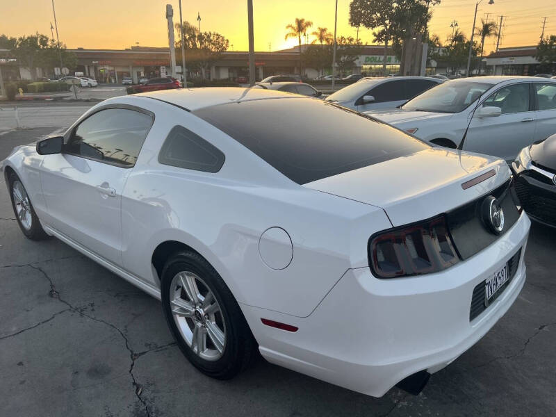 2014 Ford Mustang V6