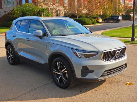 2025 Volvo XC40 B5 Core Bright Theme