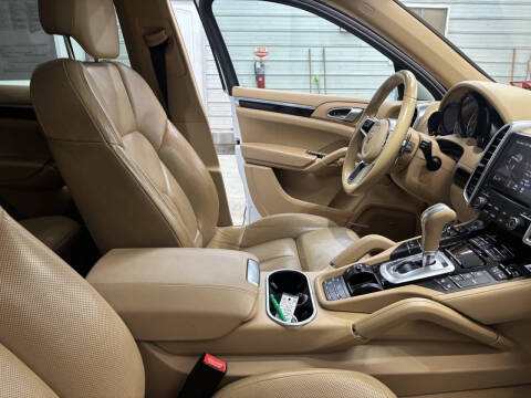 2017 Porsche Cayenne Platinum Edition