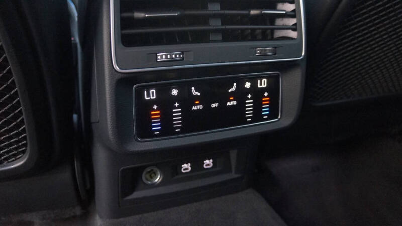 2021 Audi SQ8 4.0T quattro Premium Plus