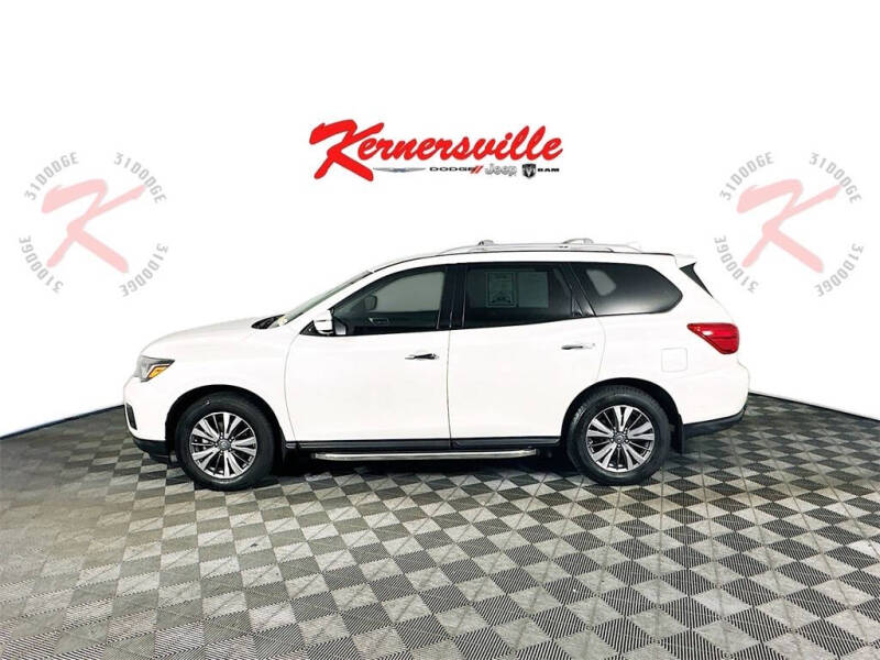 2020 Nissan Pathfinder SV