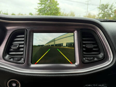 2017 Dodge Challenger 392 HEMI Scat Pack Shaker