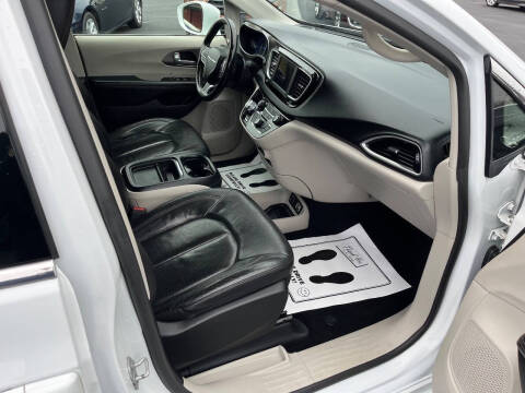 2020 Chrysler Pacifica Touring L