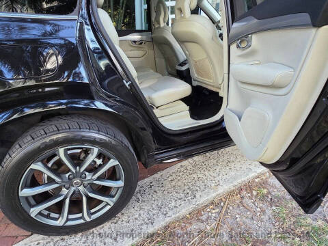 2018 Volvo XC90 T6 Momentum