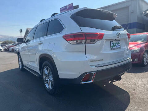 2017 Toyota Highlander