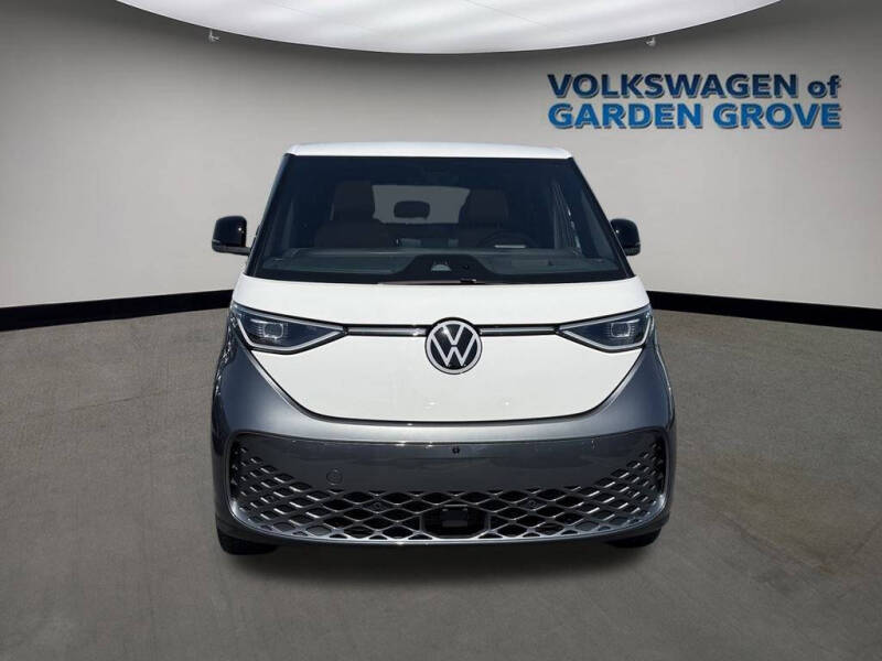 2025 Volkswagen ID. Buzz Pro S Plus