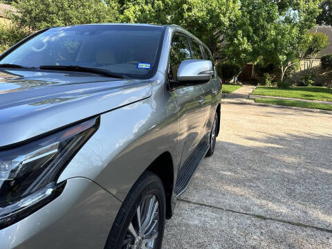 2019 Lexus LX 570 Three-Row