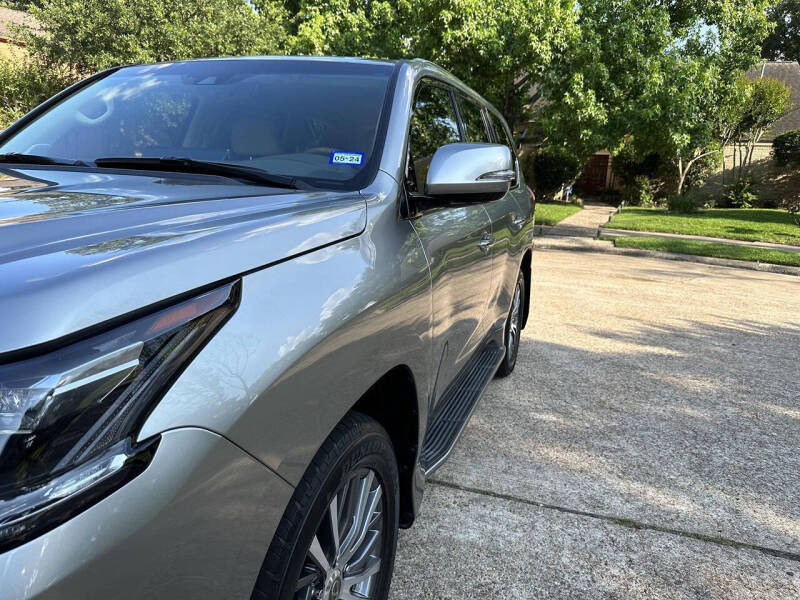 2019 Lexus LX 570 Three-Row