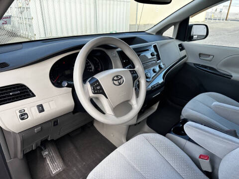 2011 Toyota Sienna LE 8-Passenger