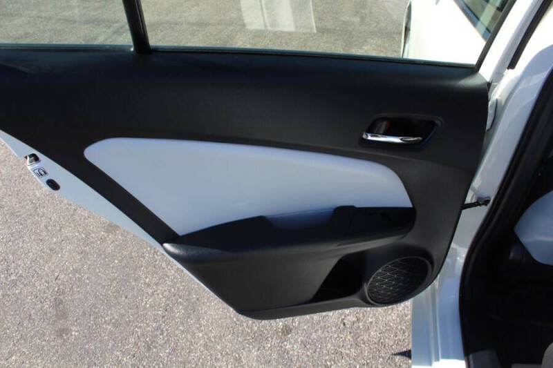 2019 Toyota Prius L Eco