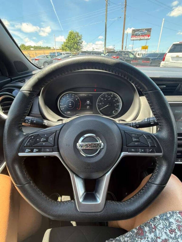 2020 Nissan Kicks SR