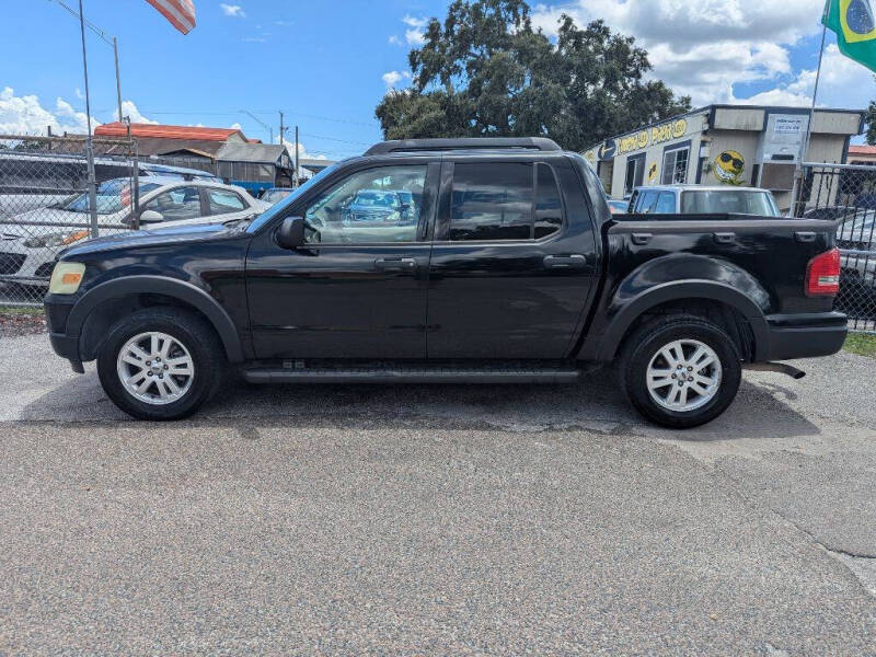 2010 Ford Explorer Sport Trac XLT photo 2