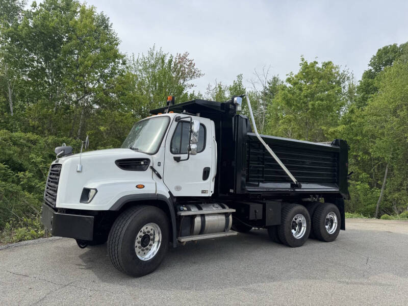 2016 Freightliner 114 SD