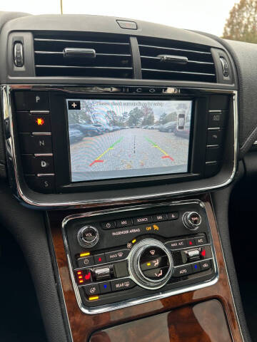 2017 Lincoln Continental Select