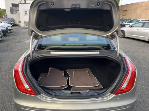 2011 Jaguar XJ