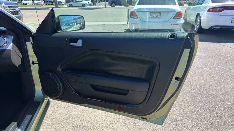 2006 Ford Mustang GT Deluxe
