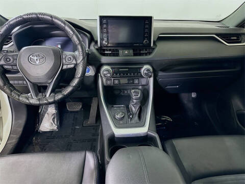 2019 Toyota RAV4 Hybrid XSE