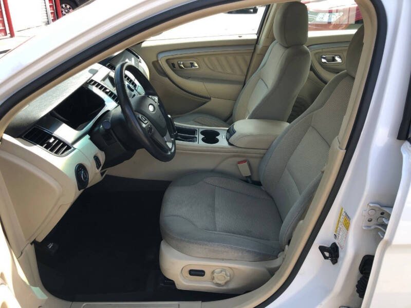 2018 Ford Taurus SEL