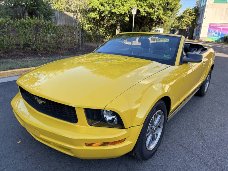 2005 Ford Mustang V6 Deluxe