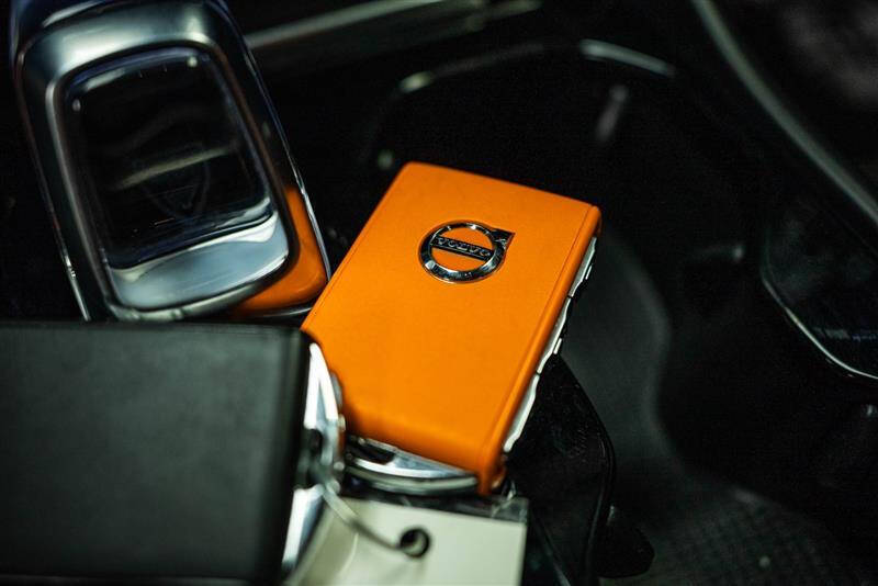 2023 Volvo XC40 B4 Ultimate Dark Theme