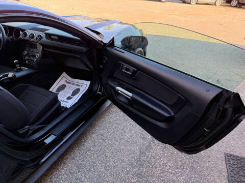 2017 Ford Mustang V6