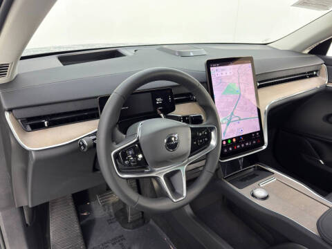 2025 Volvo EX90 Twin Plus 7P