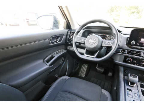 2025 Nissan Pathfinder S