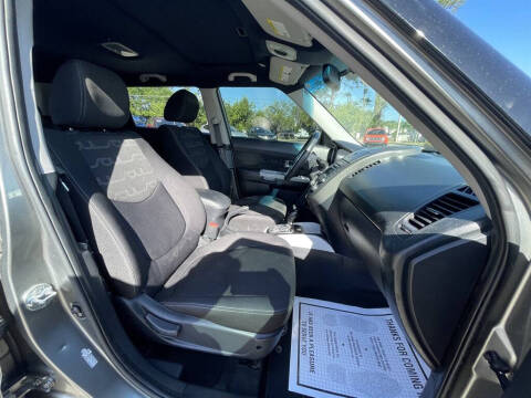 2012 Kia Soul +