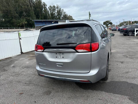 2017 Chrysler Pacifica Touring Plus