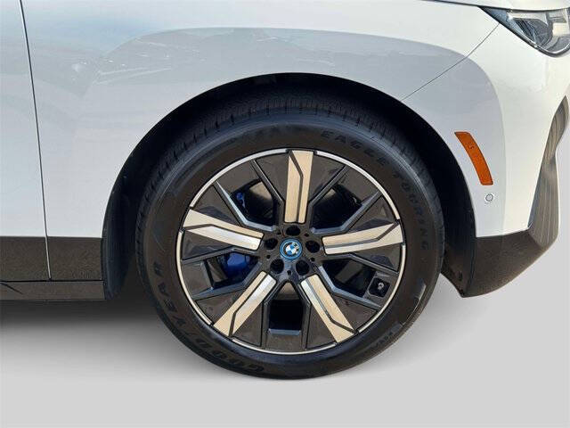 2025 BMW iX xDrive50