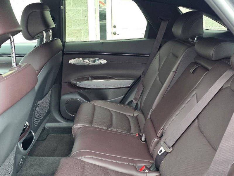 2023 Genesis GV70 2.5T Standard