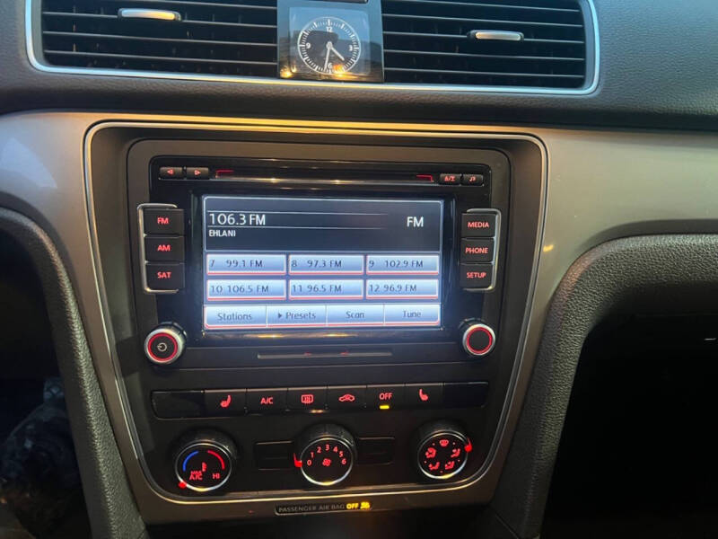 2015 Volkswagen Passat 1.8T Limited Edition