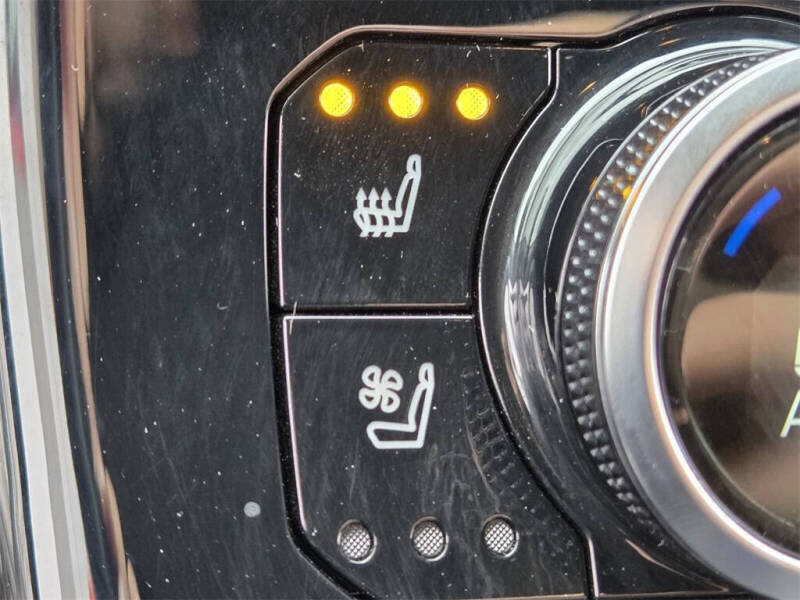 2023 Toyota Highlander Hybrid Platinum